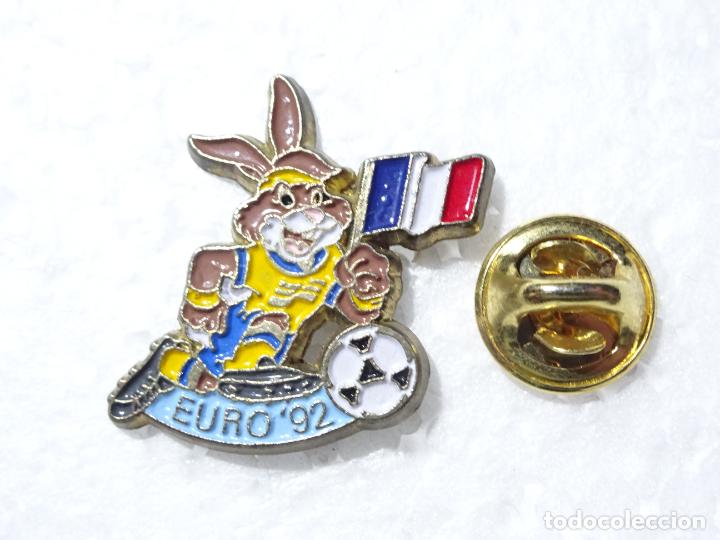 Pins de cole&ccedil;&atilde;o: PIN DE DEPORTES. EURO EUROCOPA DE F&Uacute;TBOL SUECIA 92 1992. MASCOTA RABBIT. SELECCI&Oacute;N FRANCIA