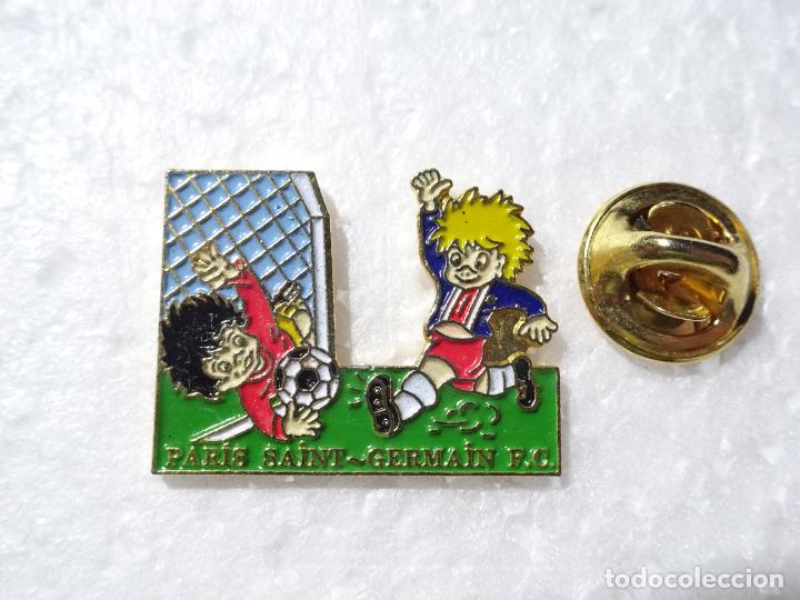 Pin's de collection: PIN DE DEPORTES. F&Uacute;TBOL. FRANCIA. PARIS SAINT GERMAIN. PSG
