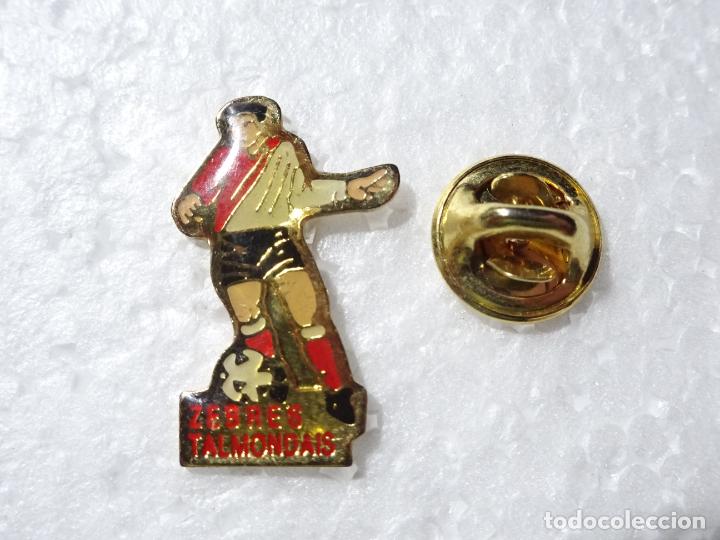 Pin's de collection: PIN DE DEPORTES. F&Uacute;TBOL. FRANCIA. ZEBRES TALMONDAIS