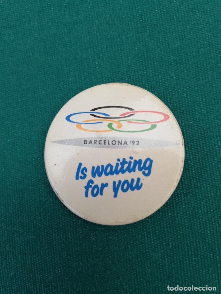 Sammlung von Pins: IS WAITING FOR YOU - BARCELONA 92