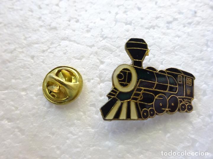 Pins e Spille di collezione: PIN DE TRENES FERROCARRILES. LOCOMOTORA VAPOR