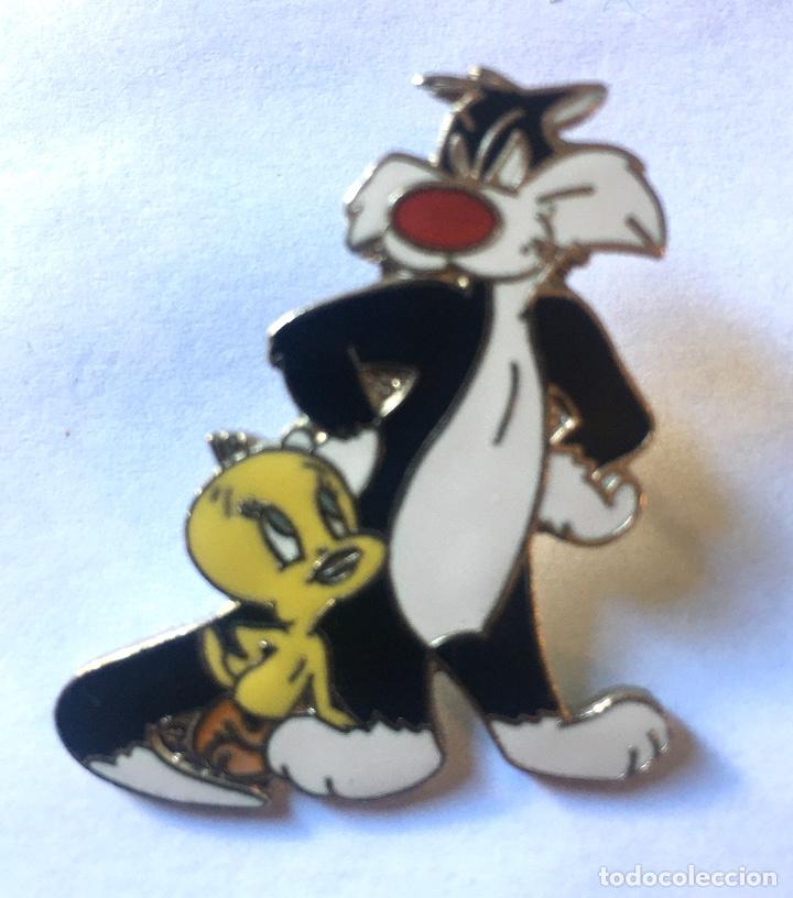 Pins de colecci&oacute;n: Pin Piolin & Silvestre - oficial Warner Bross - esmaltado