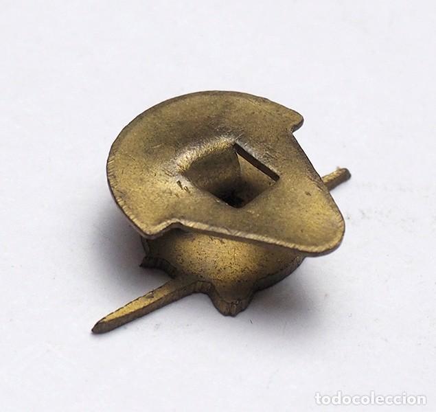 Pins de colecci&oacute;n: Antiguo pin de ojal. CE - Foto 3