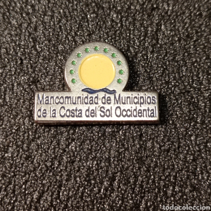 Pins e Spille di collezione: Pin tur&iacute;stico MANCOMUNIDAD DE MUNICIPIOS DE LA COSTA DEL SOL OCCIDENTAL