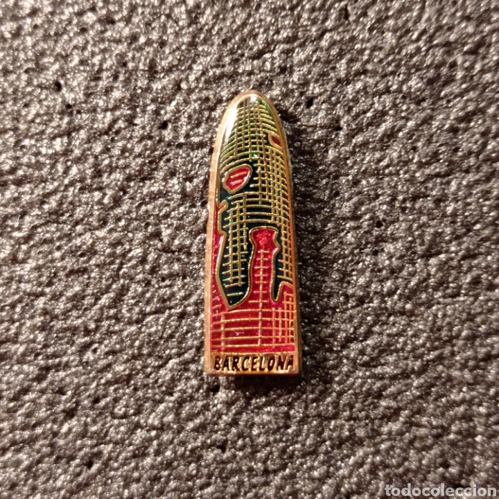 Pins e Spille di collezione: Pin tur&iacute;stico BARCELONA