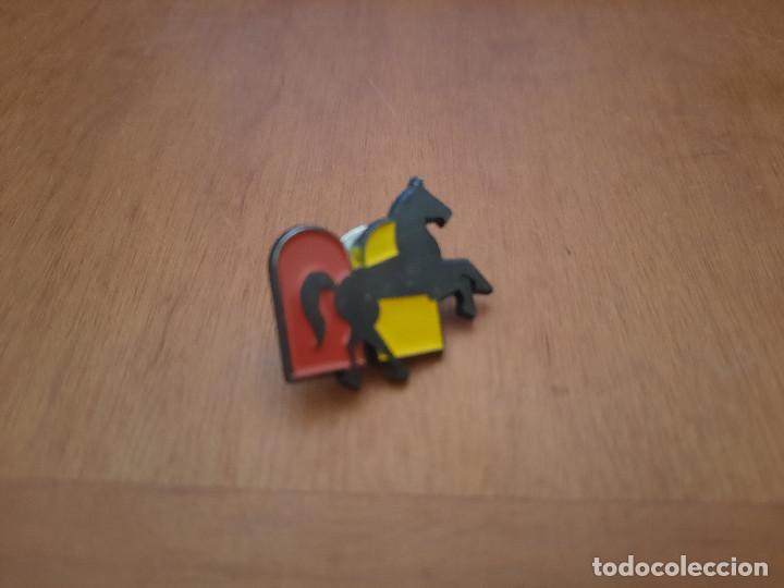 Pins de colecci&oacute;n: DOMA DE CABALLO. EL PAIS. PARECE DE JEREZ DE LA FRONTERA. SIN USO. BUEN ESTADO