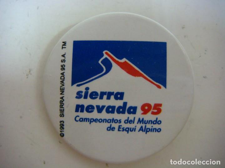 Pins de colecci&oacute;n: CHAPA CON ALFILER DE SIERRA NEVADA 95 CAMPEONATOS DEL MUNDO DE ESQUI ALPINO- (&)