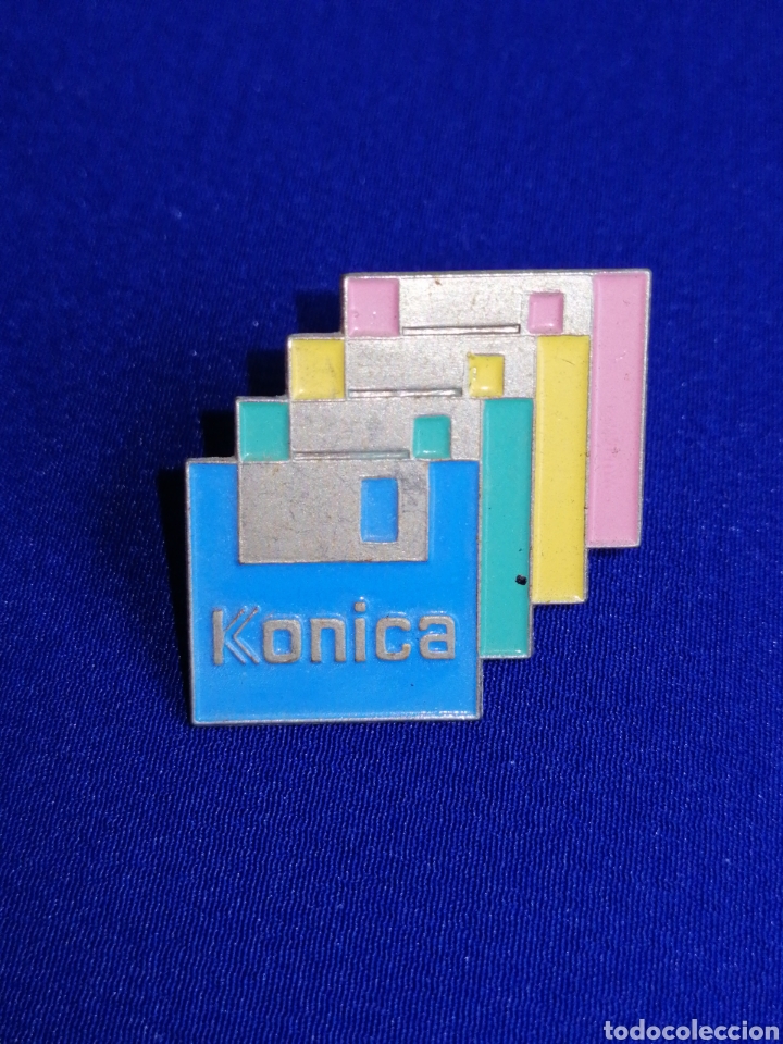 Pins e Spille di collezione: KONICA M&Aacute;QUINA FOTOS PIN