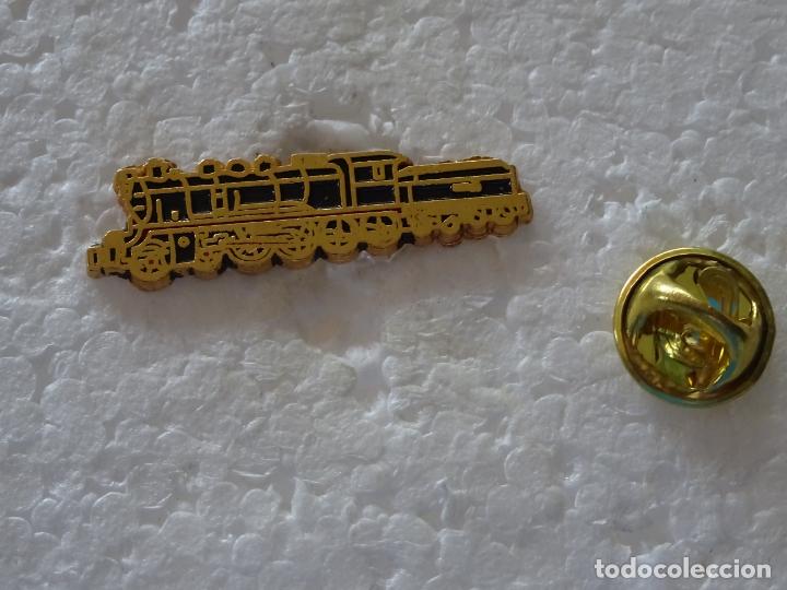 Pins e Spille di collezione: PIN DE TRENES FERROCARRILES. ESPA&Ntilde;A. TREN LOCOMOTORA CARB&Oacute;N