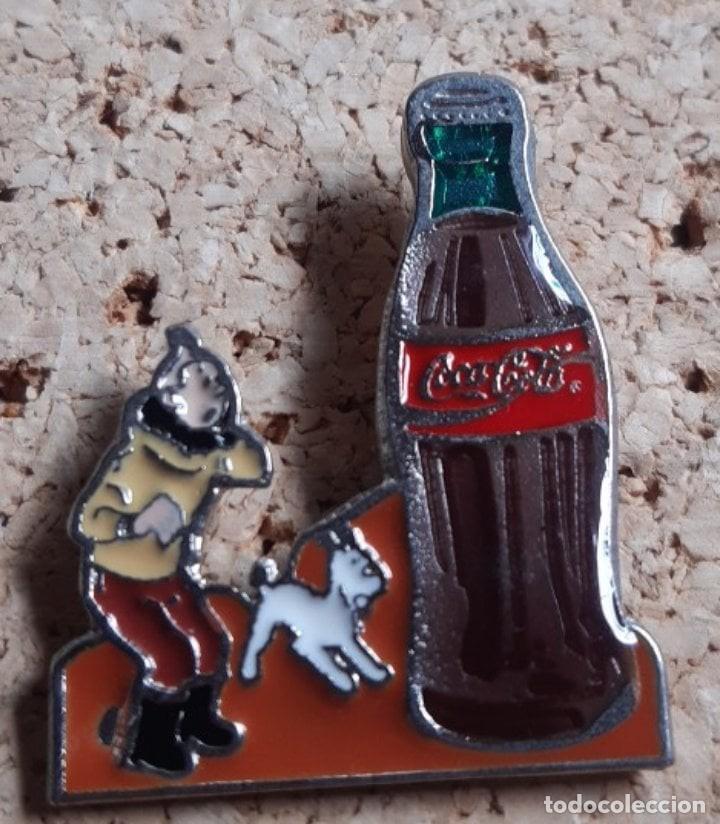 Pins de colecci&oacute;n: Pin Tintin botella Coca Cola Milu La Estrella Misteriosa