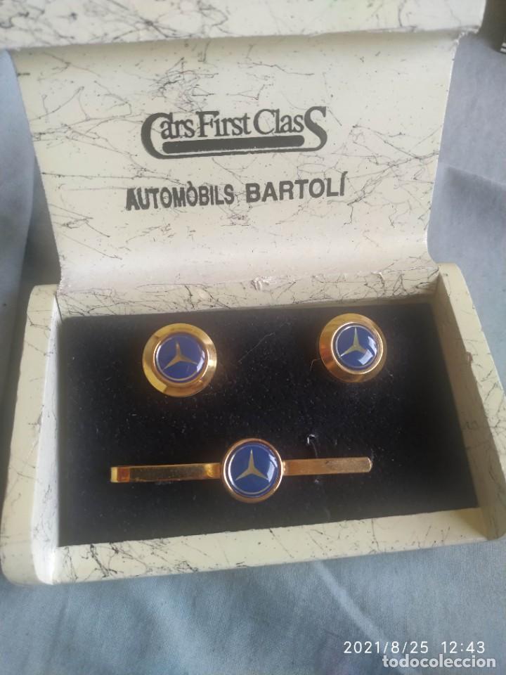 Pin's de collection: Lote de aguja corbata pasa corbatas botones marca coches cars Mercedes Benz en estuche (no pin)