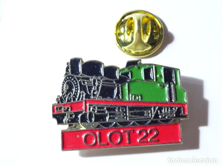 Pin's de collection: PIN DE TRENES FERROCARRILES. ESPA&Ntilde;A. LOCOMOTORA OLOT 22