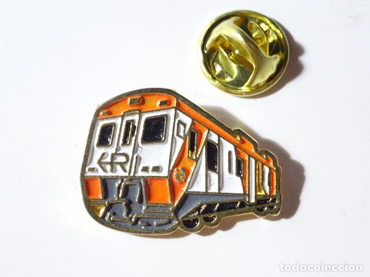Pins e Spille di collezione: PIN DE TRENES FERROCARRILES. ESPA&Ntilde;A. LOCOMOTORA TREN REGIONAL