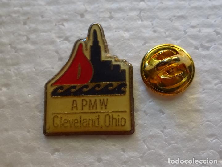 Collection pins: PIN DE TURISMO. PMW CLEVELAND OHIO