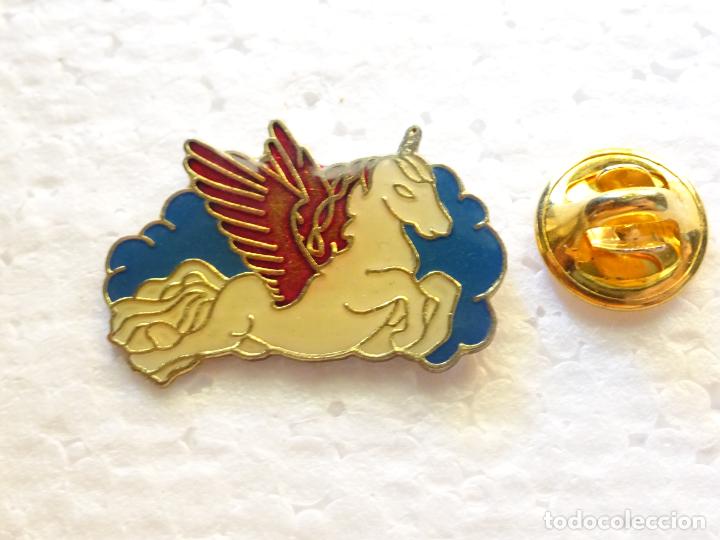 Pin's de collection: PIN DE ANIMALES MITOLOG&Iacute;A. PEGASO CABALLO