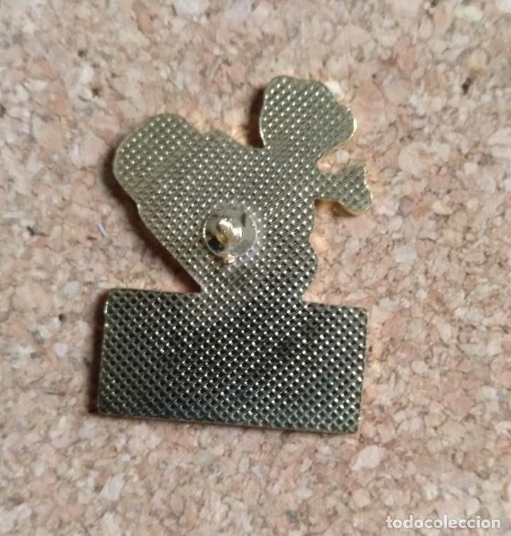 Pins de colecci&oacute;n: Pin propaganda tarritos Nestle - Foto 2