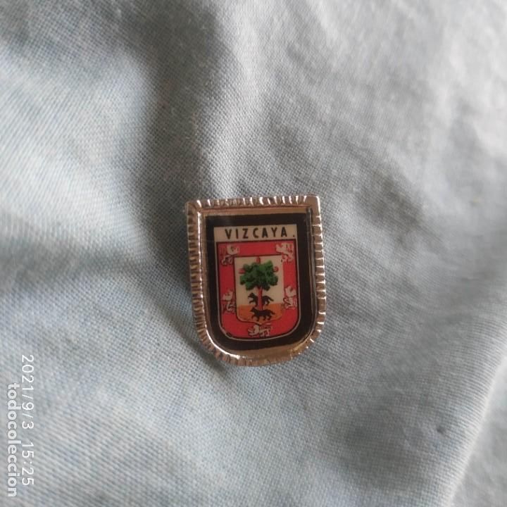 Pins de colecci&oacute;n: PIN escudo municipio regi&oacute;n vizcaya insignia pin de aguja tipo imperdible
