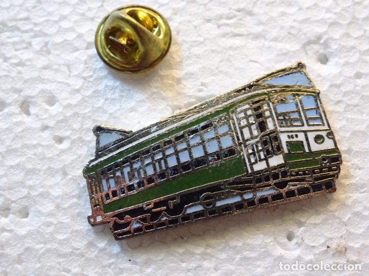 Pin's de collection: PIN DE TRENES FERROCARRILES. FRANCIA TREN TRANV&Iacute;A