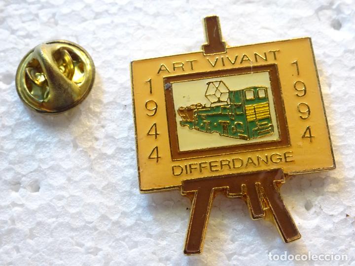 Collection pins: PIN DE TRENES FERROCARRILES. FRANCIA PINTURA EN ATRIL FERROCARRIL 1944 1994