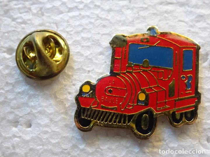 Pin's de collection: PIN DE TRENES FERROCARRILES. FRANCIA TREN TRENECILLO TUR&Iacute;STICO AUTOB&Uacute;S