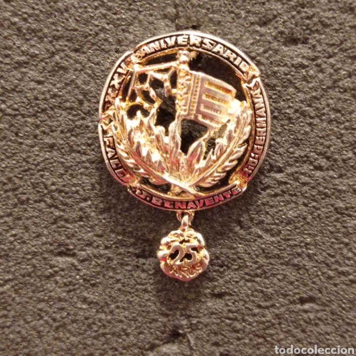 Pins de colecci&oacute;n: Insignia Falla 283 JACINTO BENAVENTE - REINA DO&Ntilde;A GERMANA 25 Aniversario