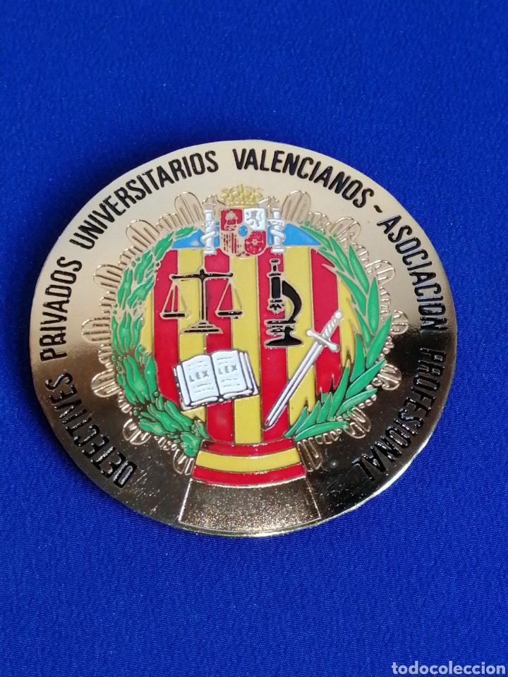 Pins de cole&ccedil;&atilde;o: PLACA DETECTIVES PRIVADOS UNIVERSITARIOS VALENCIANOS ASOCIACI&Oacute;N PROFESIONAL (color dorado)
