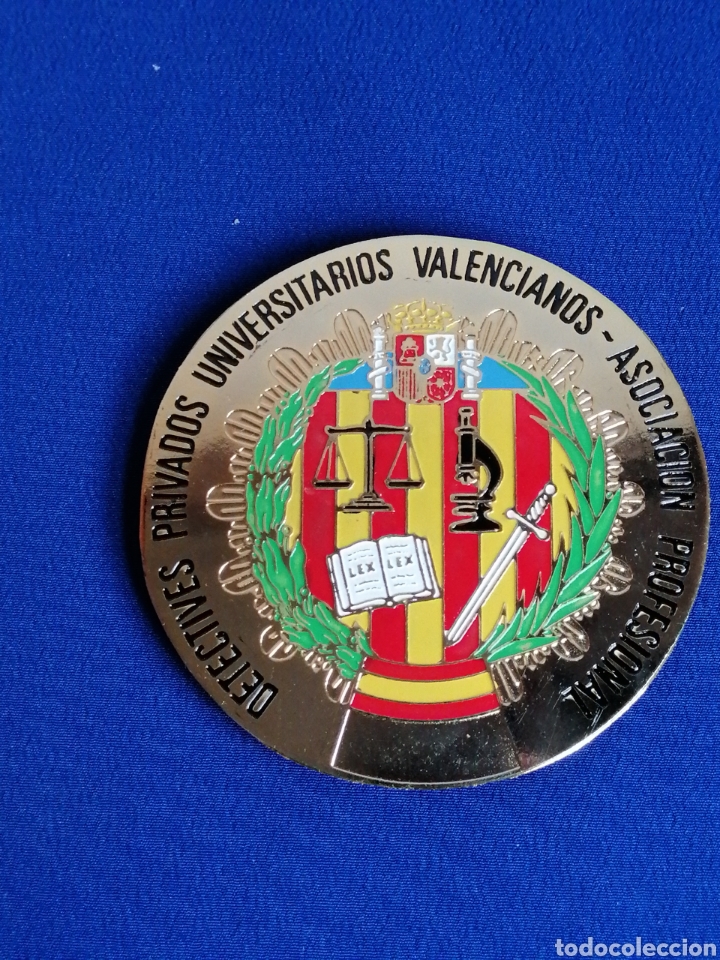 Pins de cole&ccedil;&atilde;o: PLACA DETECTIVES PRIVADOS UNIVERSITARIOS VALENCIANOS ASOCIACI&Oacute;N PROFESIONAL (COLOR DORADO)
