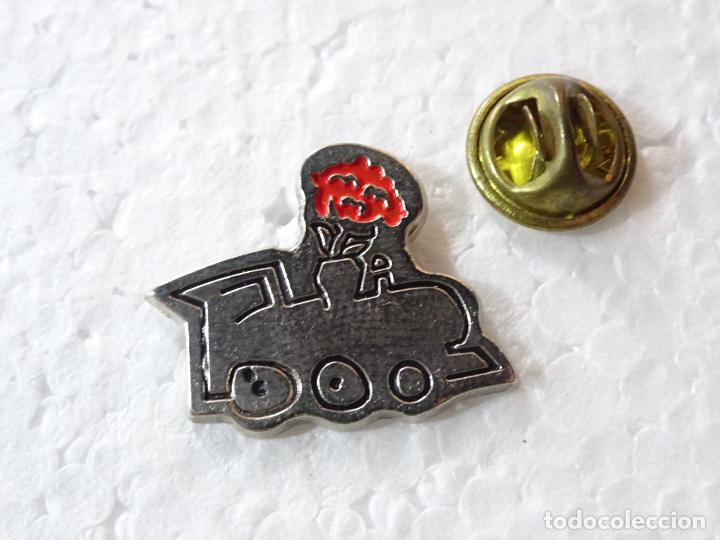 Collection pins: PIN DE TRENES FERROCARRILES. ESPA&Ntilde;A. TREN CON ROSA