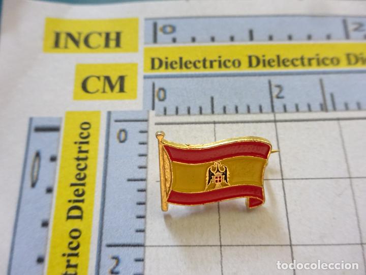 Pins de colecci&oacute;n: INSIGNIA BROCHE POL&Iacute;TICO SINDICAL MILITAR. BANDERA FRANQUISTA ESPA&Ntilde;A