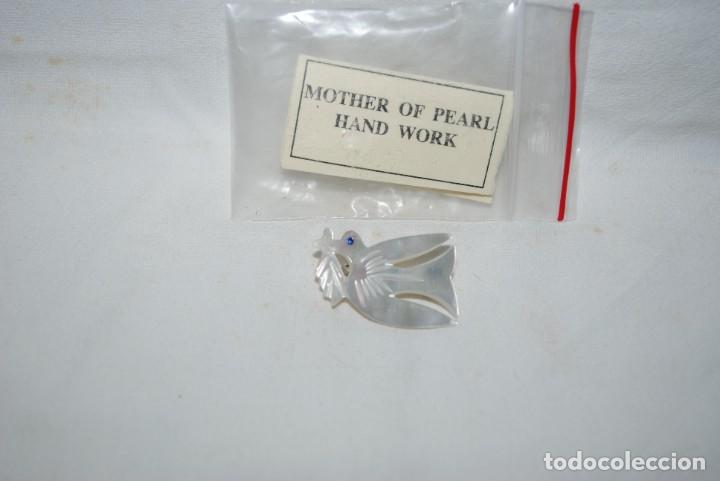 Pins e Spille di collezione: BROCHE DE PALOMA DE LA PAZ HASIA LA IZQUIERDA .