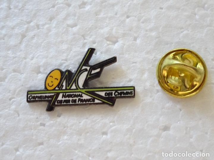 Pins de colecci&oacute;n: PIN DE TRENES FERROCARRILES. FRANCIA . SNCF HU&Eacute;RFANOS FERROVIARIOS ORFELINATO