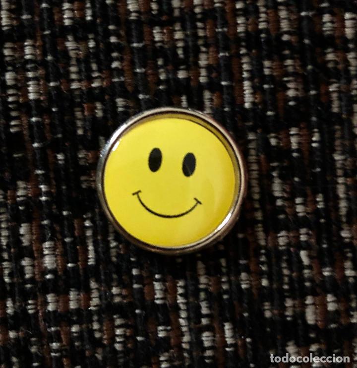 Pins de colecci&oacute;n: PIN REDONDO ACID HOUSE SMILEY SMILE EMOJI