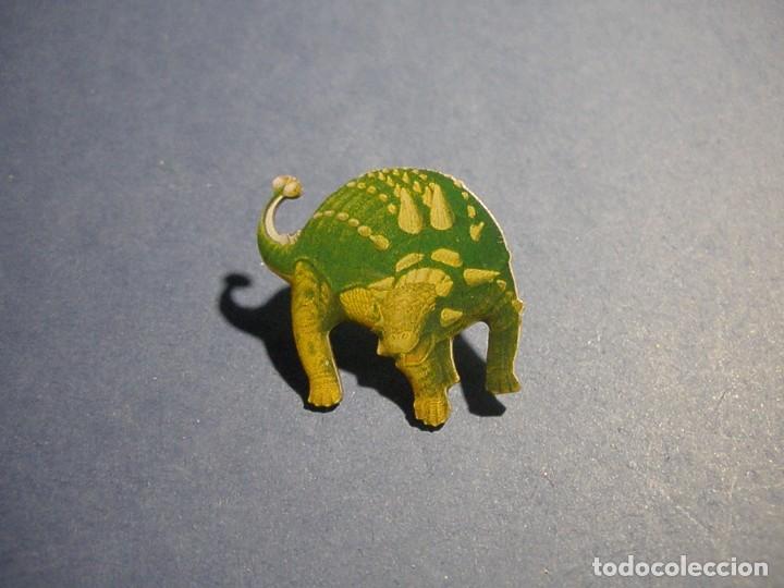 PIN - DINOSAURIO ANQUILOSAURIO.