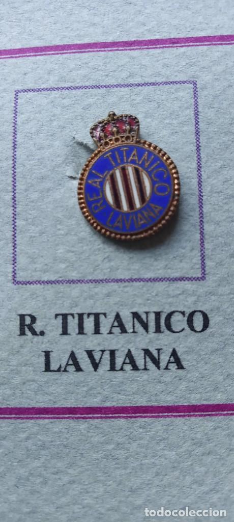 Pins de colecci&oacute;n: Pin f&uacute;tbol ojal tit&aacute;nico Laviana