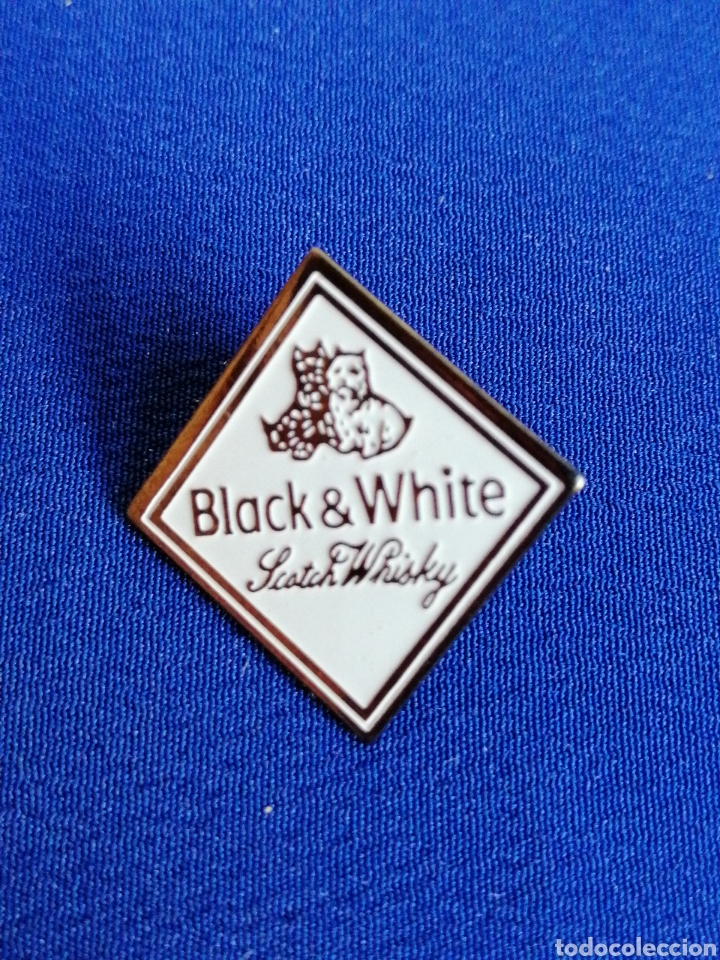 Sammlung von Pins: BLACK & WHITE SOTCH WHISKY PIN