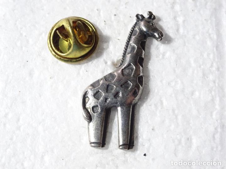 Pins de colecci&oacute;n: PIN DE ANIMALES. CALIDAD. JIRAFA PLATEADO