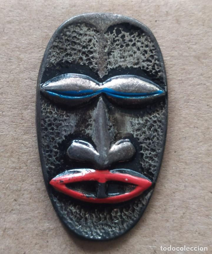 Pins de cole&ccedil;&atilde;o: ## Pins Mascara Tribal #