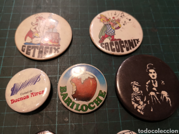 Pins de colecci&oacute;n: Lote 13 Chapas varias - Foto 2