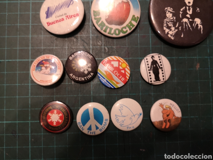 Pins de colecci&oacute;n: Lote 13 Chapas varias - Foto 3