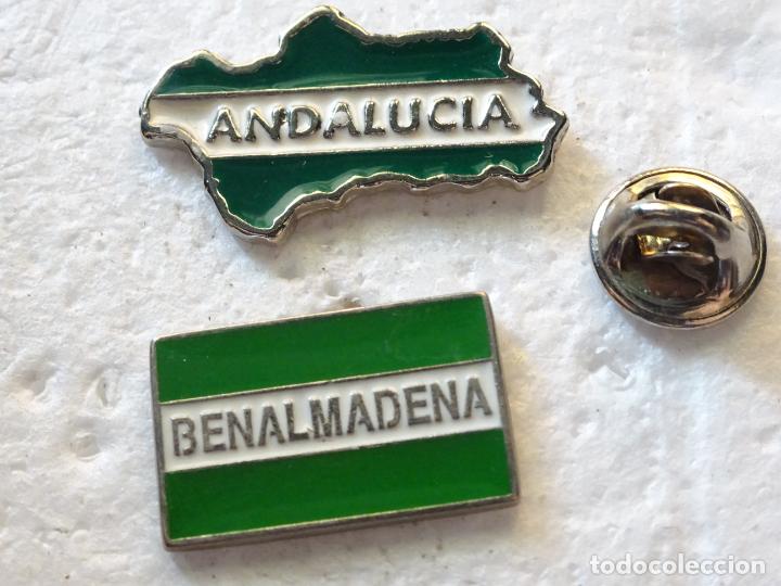Pin's de collection: PIN DE TURISMO. BENALM&Aacute;DENA Y ANDALUC&Iacute;A. BANDERAS