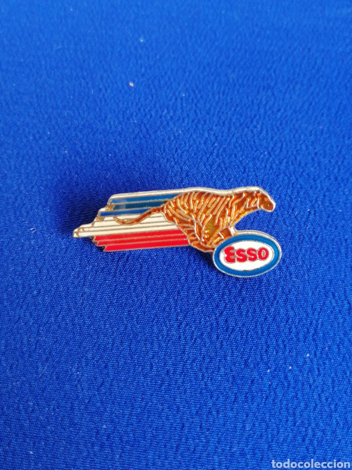 Collection pins: ESSON GASOLINERA PIN