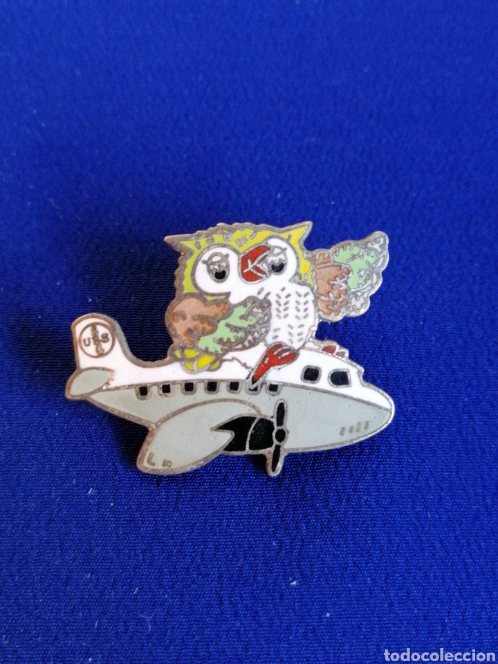 Collection pins: AVION CON B&Uacute;HO PIN