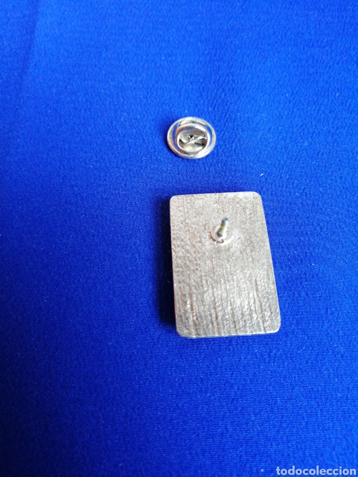 Pins de colecci&oacute;n: Lufthansa adidas stretballl pin - Foto 2