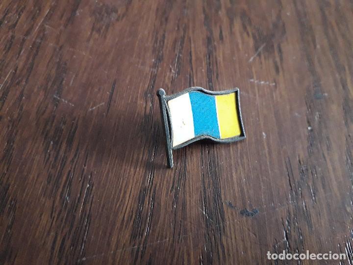 Pins de colecci&oacute;n: pin de bandera de las Islas Canarias.