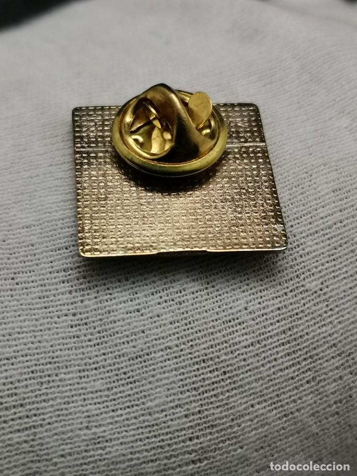 Pins de colecci&oacute;n: Pin. Concha del peregrino. - Foto 2
