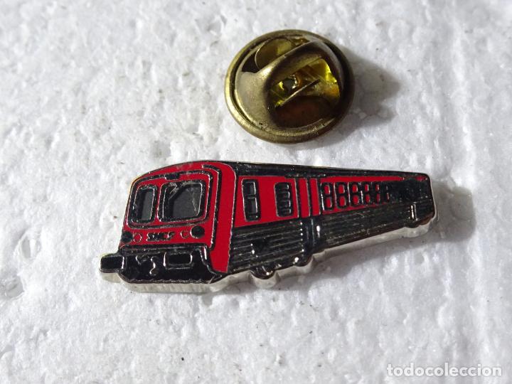 Pins e Spille di collezione: PIN DE TRENES FERROCARRILES. FRANCIA. SNCF LOCOMOTORA