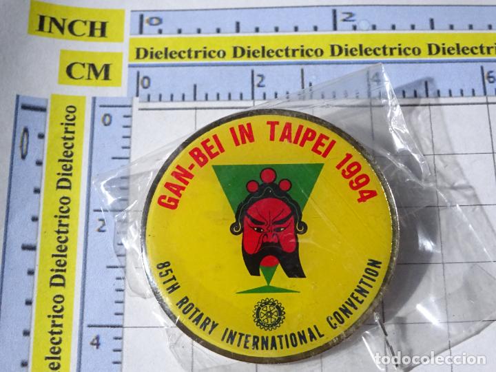 Pin's de collection: BROCHE INSIGNIA DEL CLUB DE ROTARIOS ROTARY INTERNACIONAL. 85 CONVENCI&Oacute;N TAIWAN TAIPEI 1994
