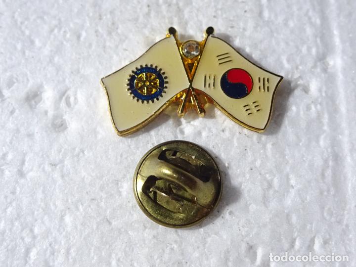 Collection pins: PIN DEL CLUB DE ROTARIOS ROTARY INTERNACIONAL. COREA DEL SUR DOBLE BANDERA