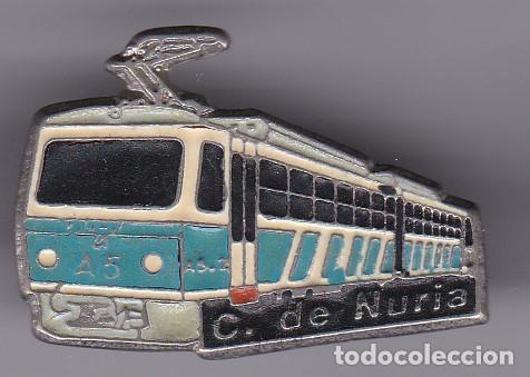 Pin's de collection: PIN DE UN TREN CREMALLERA DE NURIA TAMA&Ntilde;O 3,6cm X 2,5cm (TRAIN-ZUG)