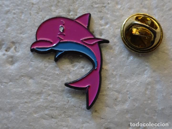 Pin's de collection: PIN DE ANIMALES. DIBUJOS ANIMADOS. DELF&Iacute;N